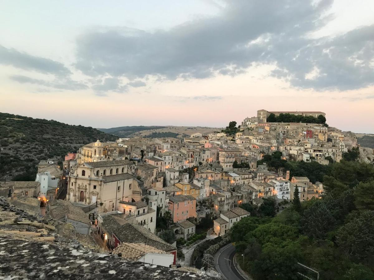 Tammitu Hotel Ragusa Buitenkant foto